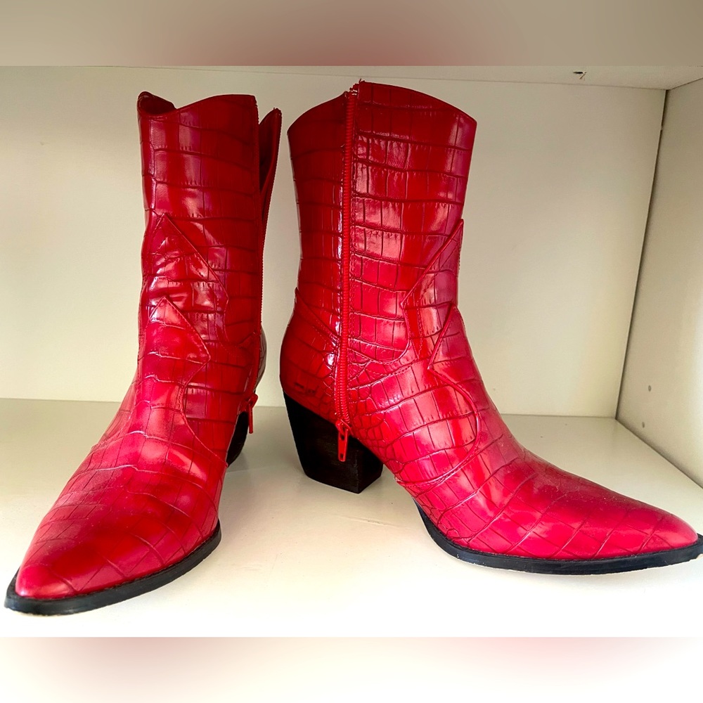 Red boots by Coconuts, Size 6.5
